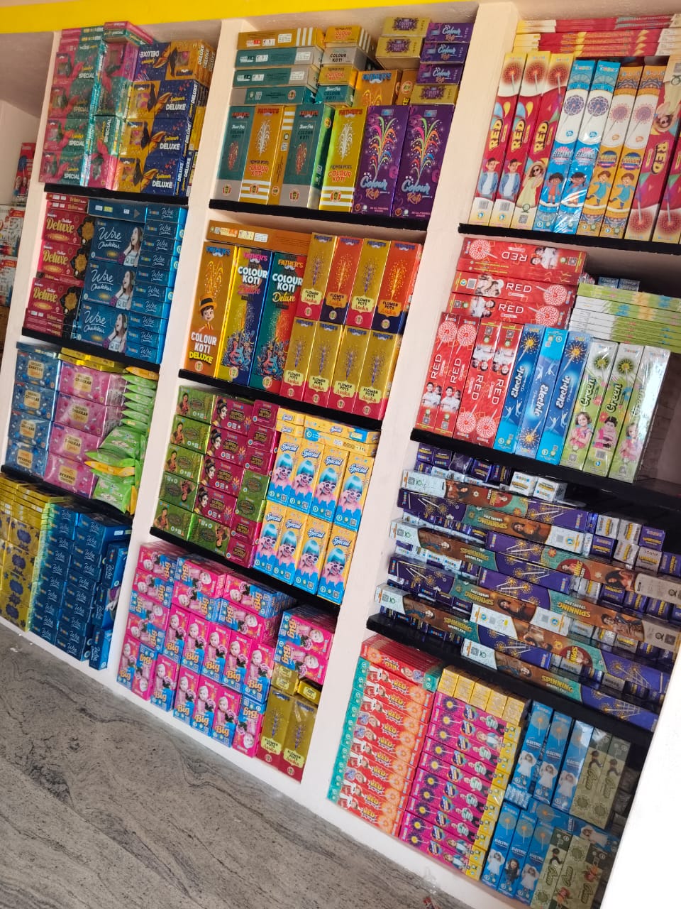 Sparklers, Chakkars & Flower Pots Assortment